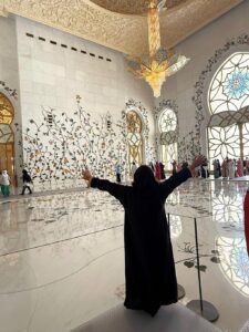 Admire-the-detailed-paintings-and-decorative-motifs-on-the-walls-of-Sheikh-Zayed-Grand-Mosque