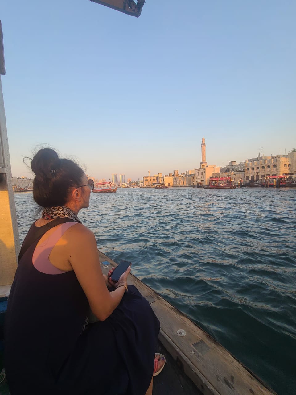 Dubai Creek Abra Boat Tour: Traditional Experience