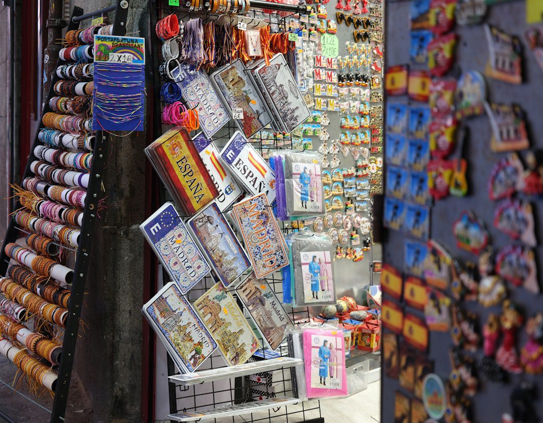 UAE Souvenir Shopping – Experience Guide