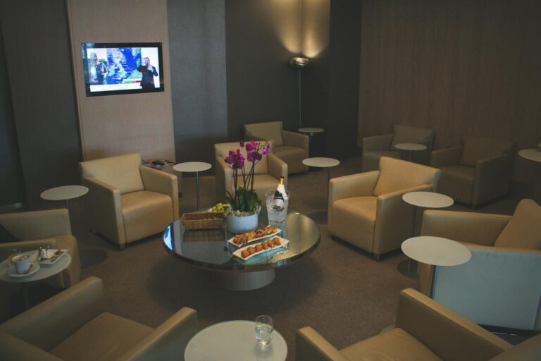 DXB Premium Lounge Access – Ultimate Pre-Tour Relaxation Guide - TripHabibi Dubai Tour Guide