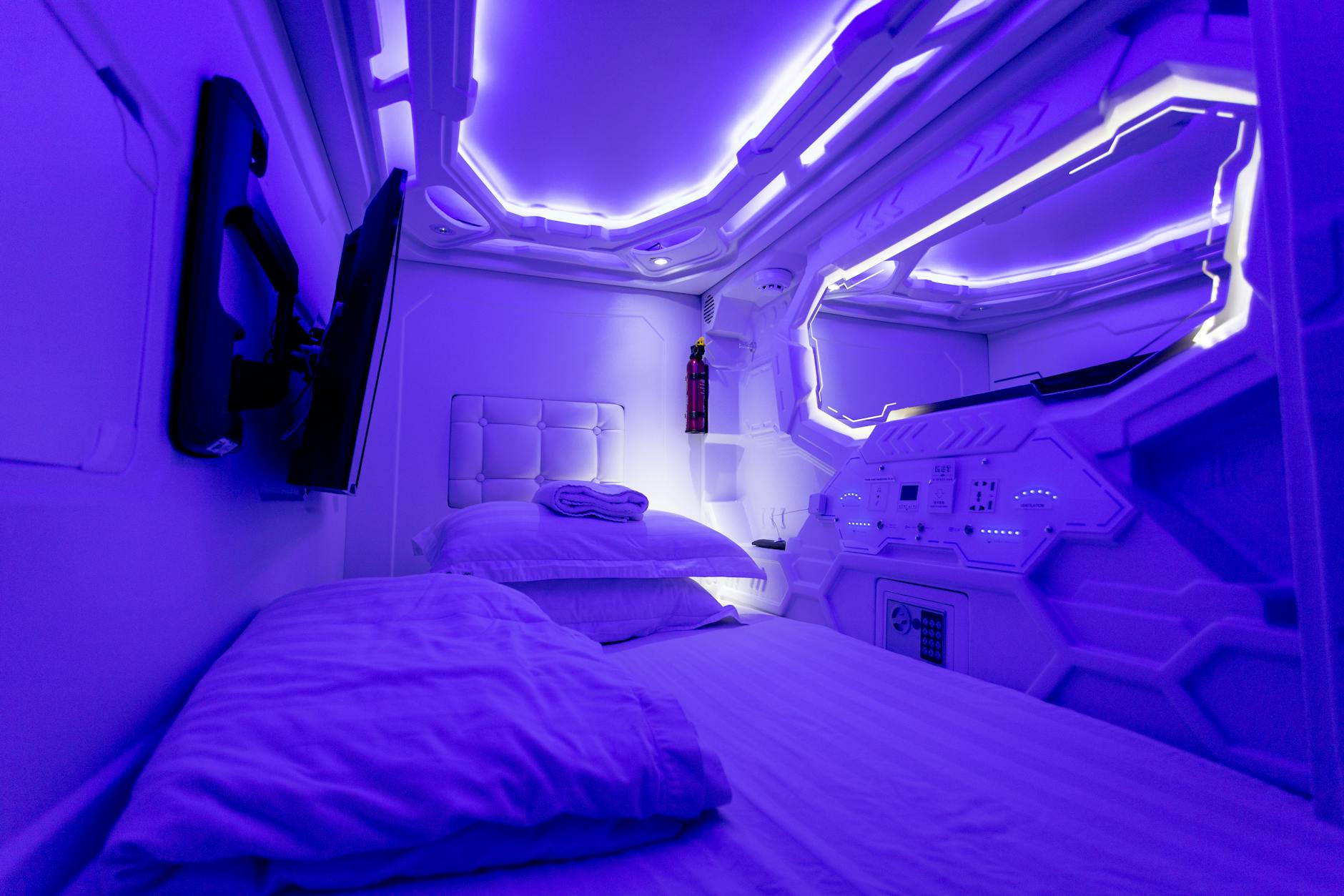 Sleep Pods DXB Terminal 3 – 2026 Transit Guide - TripHabibi Dubai Tour Guide