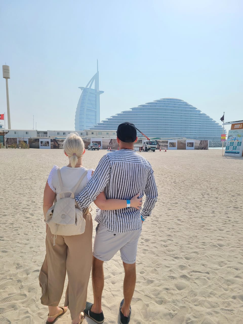 Layover Hand Luggage Essentials: Smooth Transit Guide - TripHabibi Dubai Tour Guide