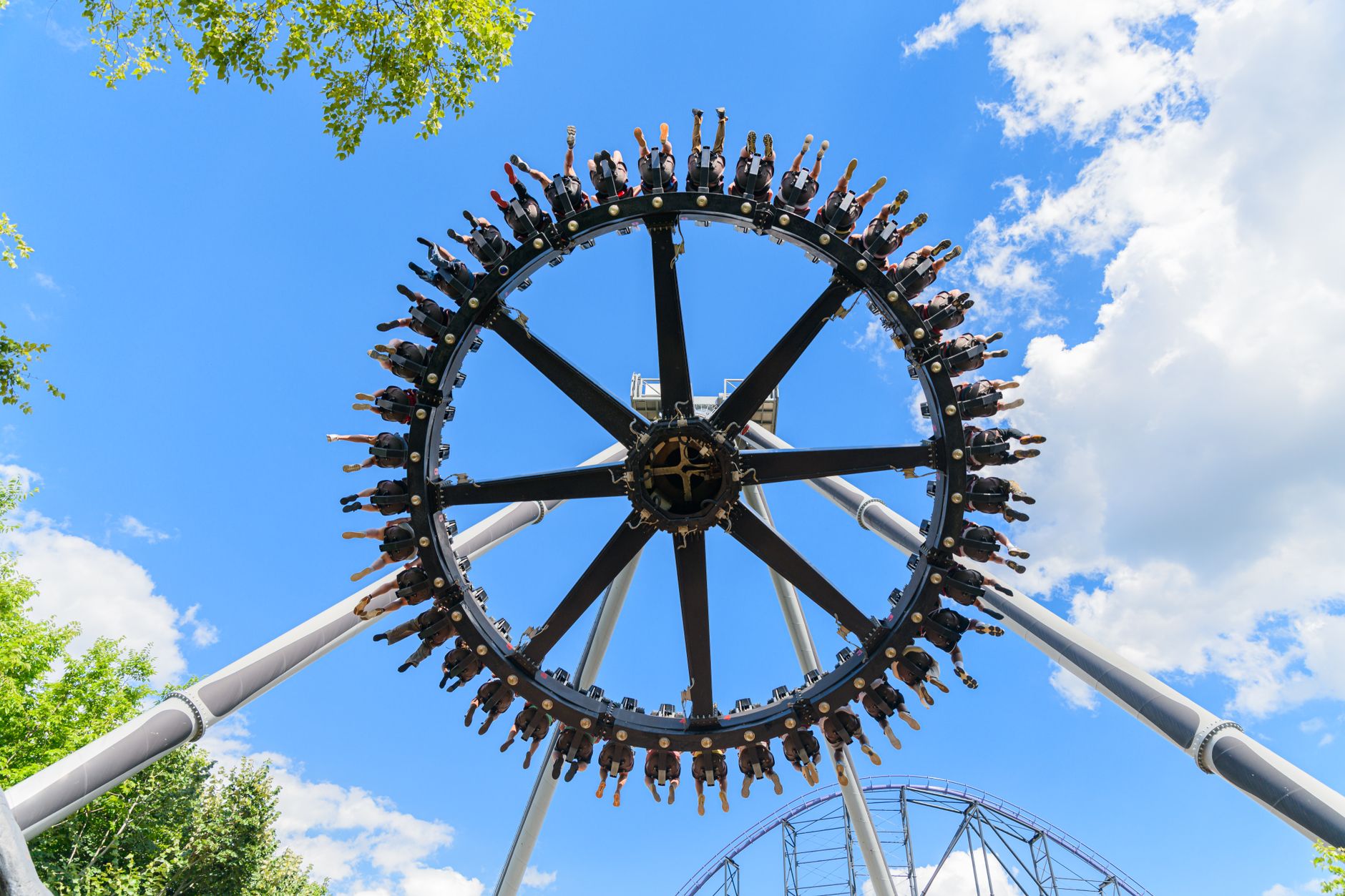 Kryptonite Collider Thrill Ride: Complete Family Guide - TripHabibi Dubai Tour Guide
